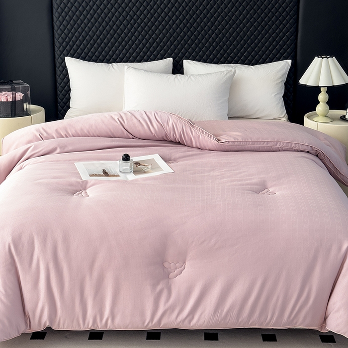 91家纺网 家纺一手货源 找家纺 置顶家纺 2024新款贡缎提花大豆纤维被子被芯--实拍图 串串格-浅豆沙