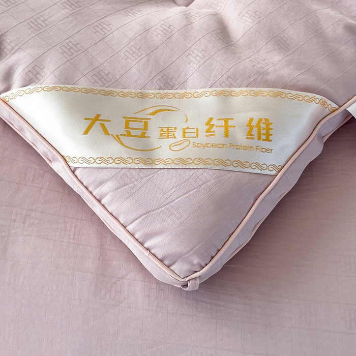 91家纺网 家纺一手货源 找家纺 置顶家纺 2024新款贡缎提花大豆纤维被子被芯--实拍图 串串格-浅豆沙
