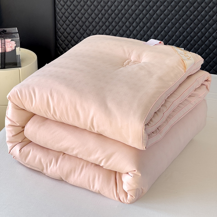 91家纺网 家纺一手货源 找家纺 置顶家纺 2024新款贡缎提花大豆纤维被子被芯--实拍图 串串格-温馨玉色