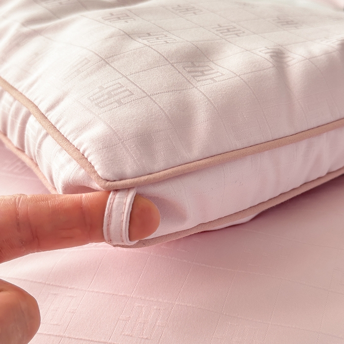 91家纺网 家纺一手货源 找家纺 置顶家纺 2024新款贡缎提花大豆纤维被子被芯--实拍图 串串格-果粉