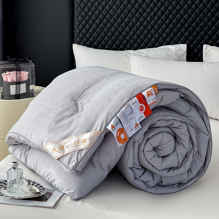 91家纺网 家纺一手货源 找家纺 置顶家纺 2024新款贡缎提花大豆纤维被子被芯--实拍图 串串格-经典灰