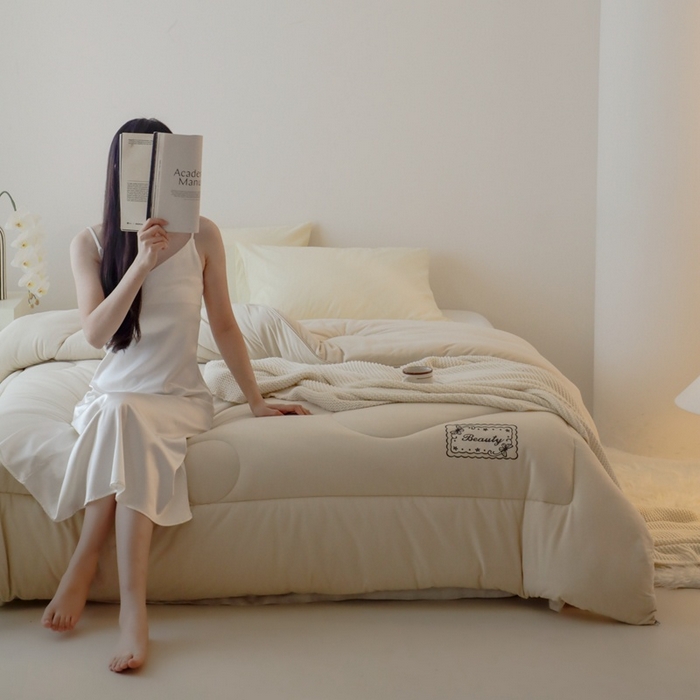 91家纺网 家纺一手货源 找家纺 申龙家纺 2025新款火岩暖绒冬被 燕麦咖