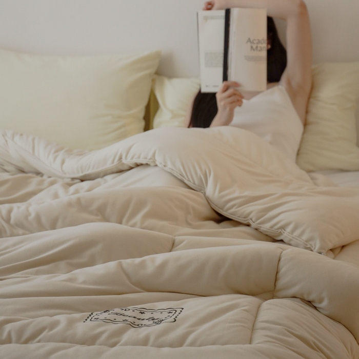 91家纺网 家纺一手货源 找家纺 申龙家纺 2025新款火岩暖绒冬被 燕麦咖