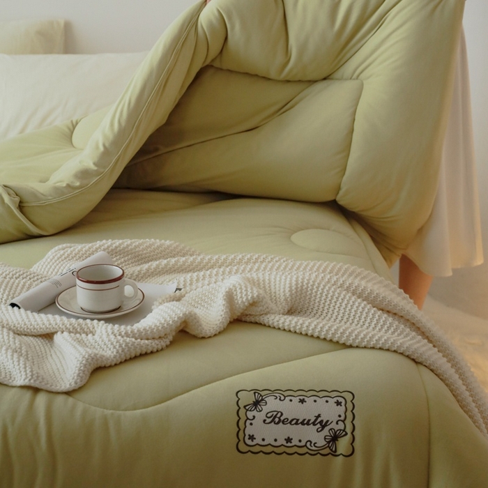 91家纺网 家纺一手货源 找家纺 申龙家纺 2025新款火岩暖绒冬被 初春绿