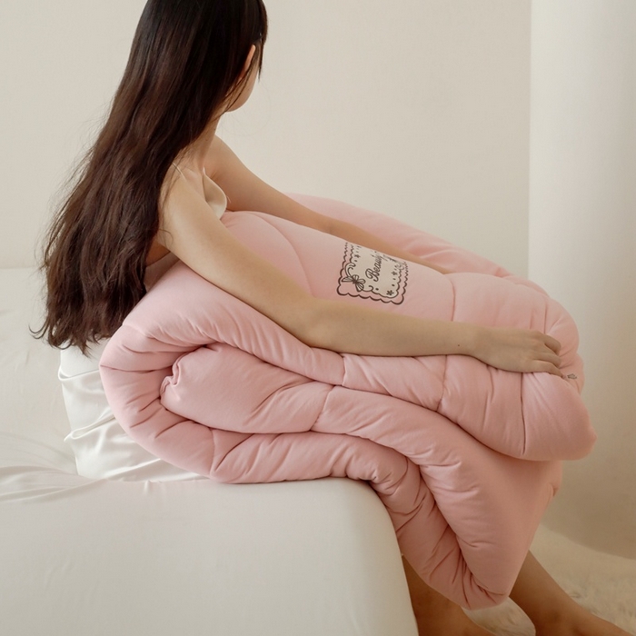 91家纺网 家纺一手货源 找家纺 申龙家纺 2025新款火岩暖绒冬被 木兰粉