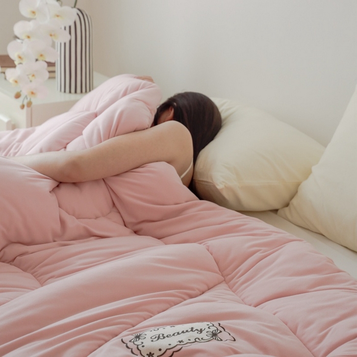 91家纺网 家纺一手货源 找家纺 申龙家纺 2025新款火岩暖绒冬被 木兰粉