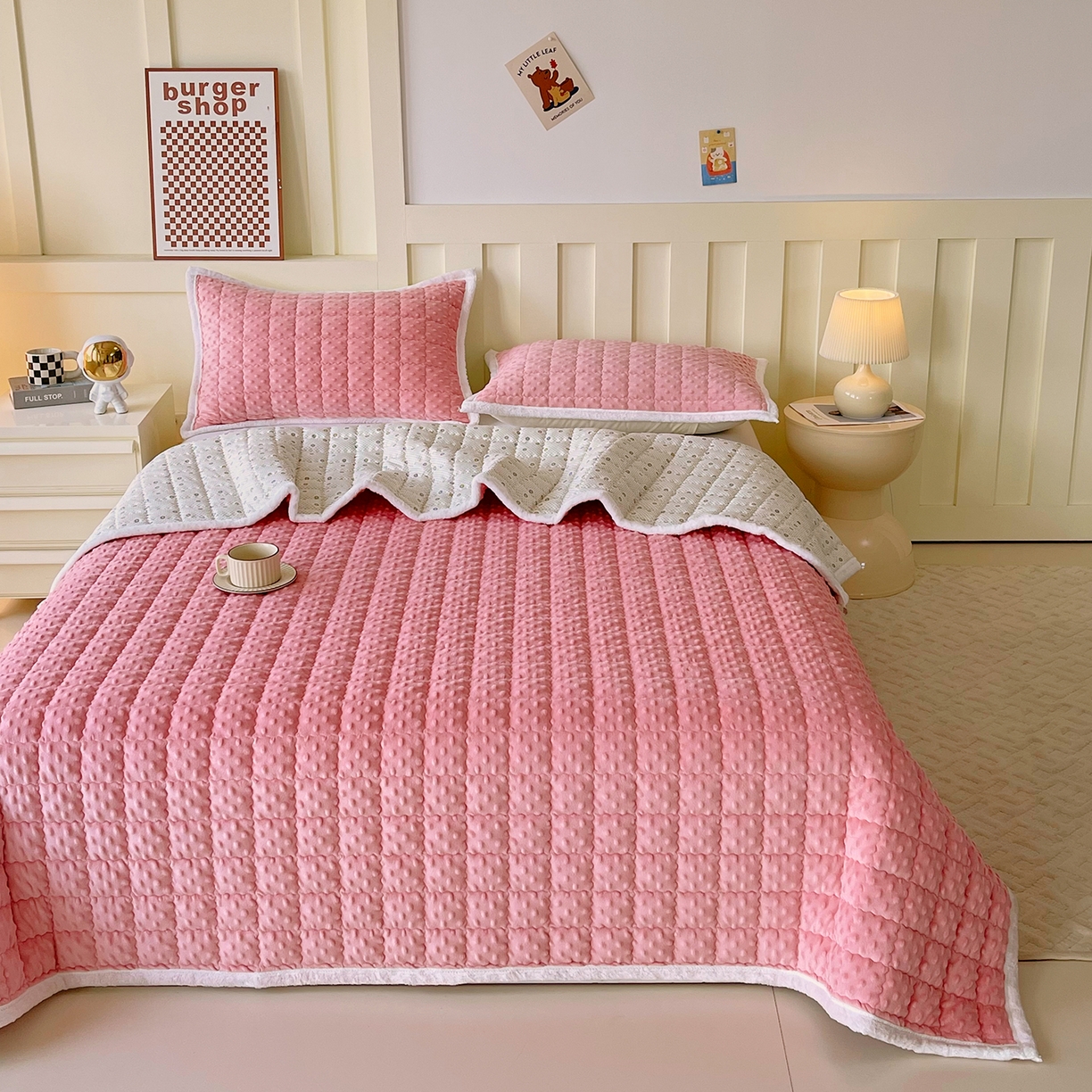 91家纺网 家纺一手货源 找家纺 金鑫汇家纺 2025秋冬纯色豆豆绒床褥垫系列-加大床 加大床豆豆绒床褥垫粉色