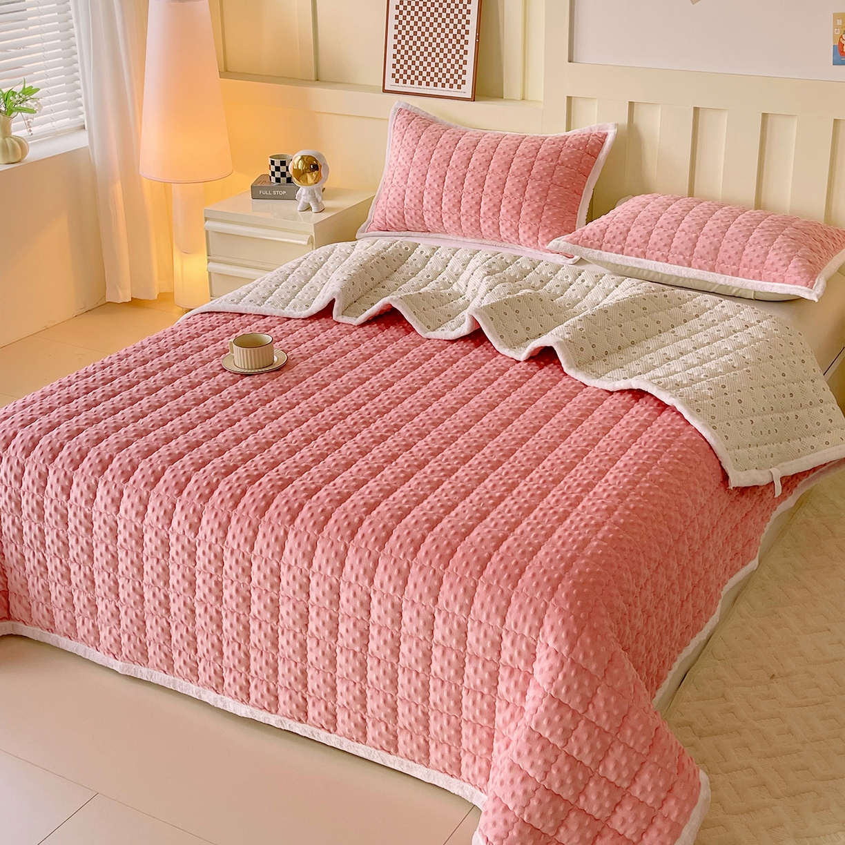 91家纺网 家纺一手货源 找家纺 金鑫汇家纺 2025秋冬纯色豆豆绒床褥垫系列-加大床 加大床豆豆绒床褥垫粉色