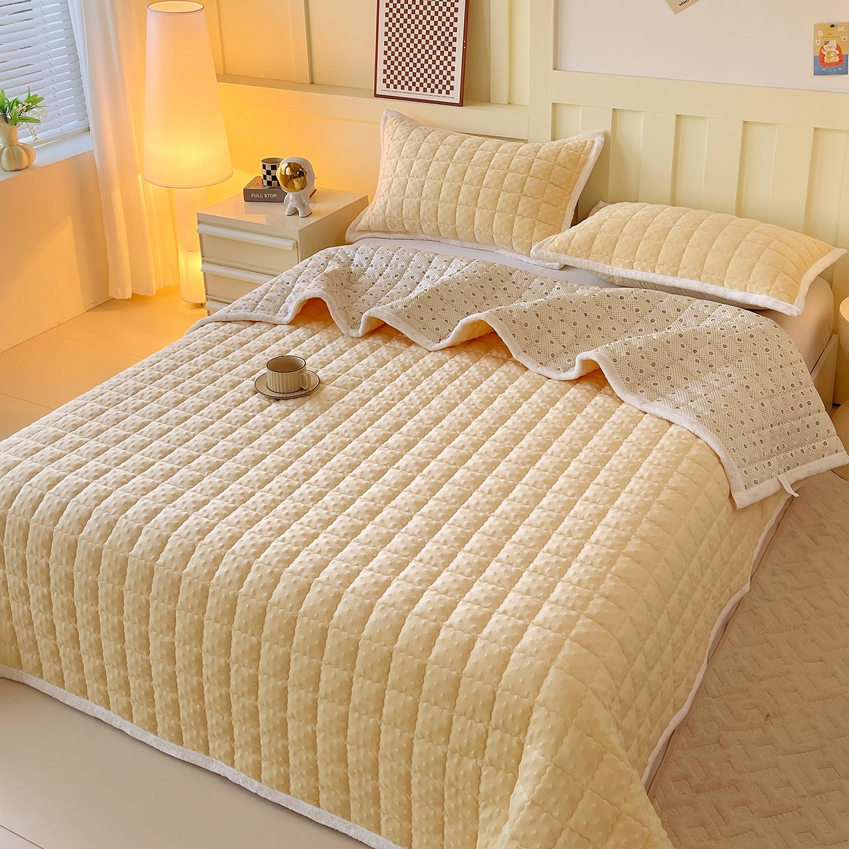 91家纺网 家纺一手货源 找家纺 金鑫汇家纺 2025秋冬纯色豆豆绒床褥垫系列-加大床 加大床豆豆绒床褥垫黄色