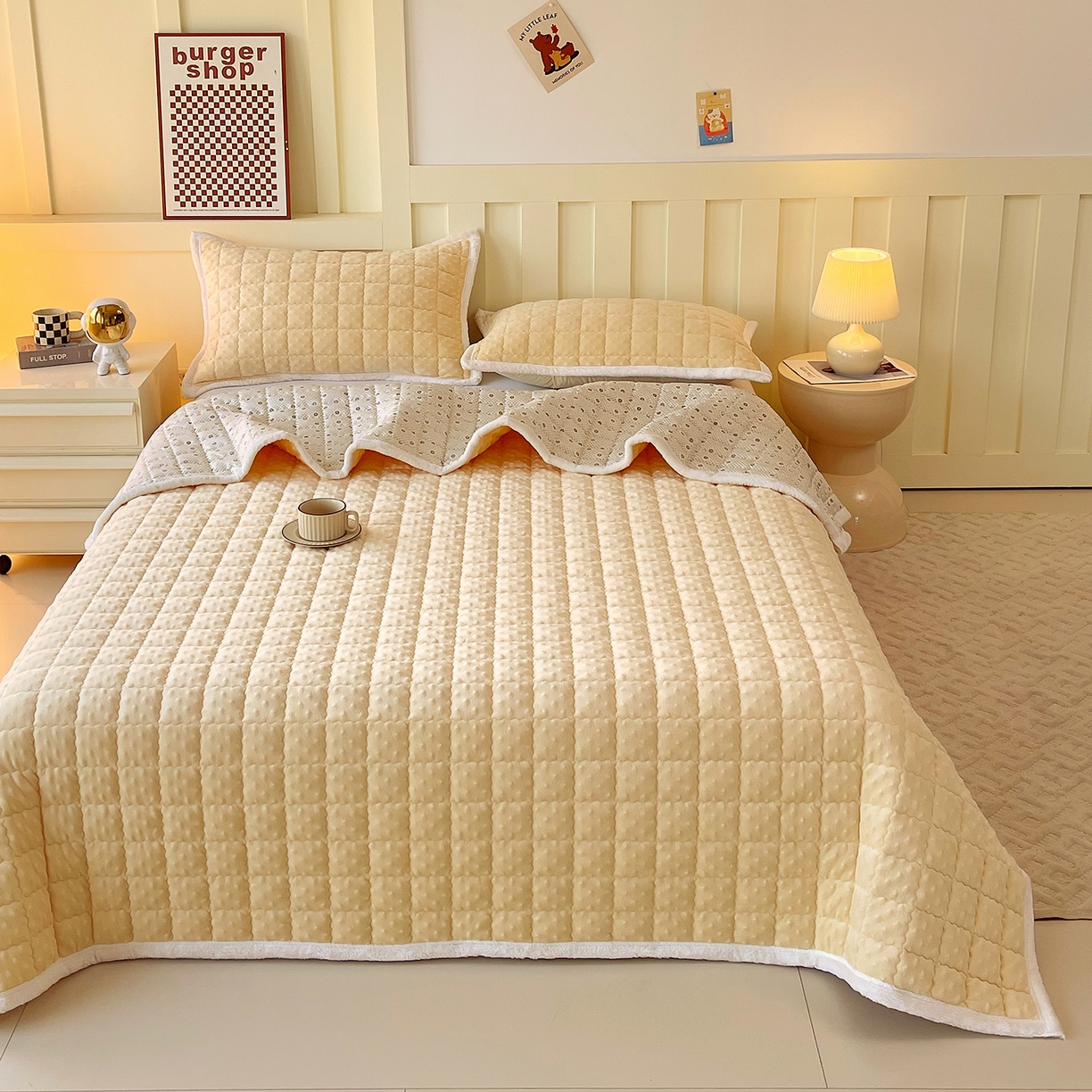 91家纺网 家纺一手货源 找家纺 金鑫汇家纺 2025秋冬纯色豆豆绒床褥垫系列-加大床 加大床豆豆绒床褥垫黄色