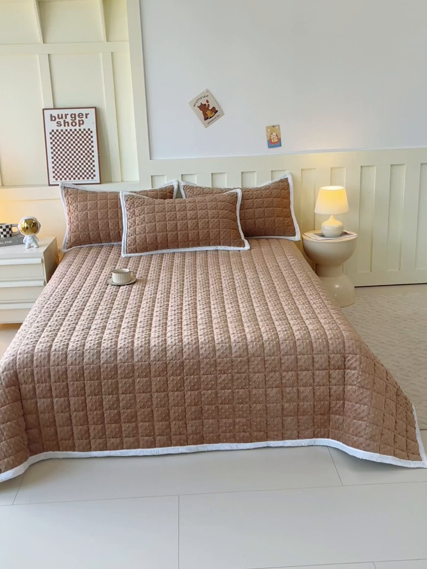 91家纺网 家纺一手货源 找家纺 金鑫汇家纺 2025秋冬纯色豆豆绒床褥垫系列-加大床 加大床豆豆绒床褥垫咖色