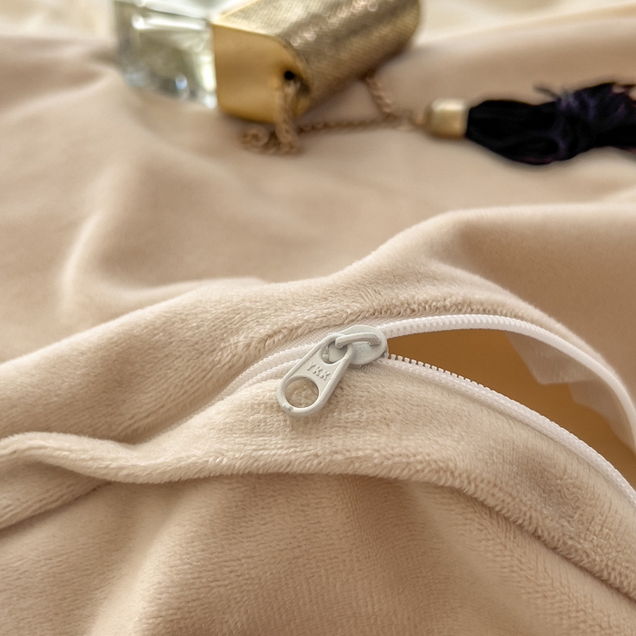 91家纺网 家纺一手货源 找家纺 席世家 2025新款A类全工艺230克婴儿绒绣花四件套-邂逅浪漫 邂逅浪漫-奶咖