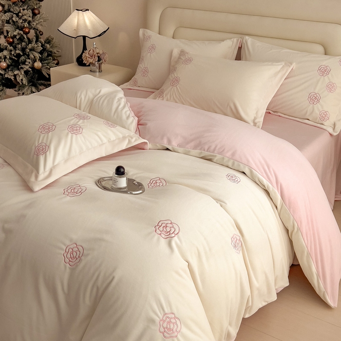 席世家 2025新款A类全工艺230克婴儿绒绣花四件套-邂逅浪漫 邂逅浪漫-粉