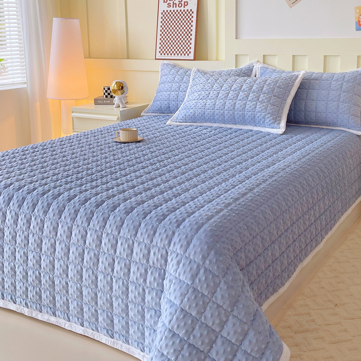 91家纺网 家纺一手货源 找家纺 金鑫汇家纺 2025秋冬纯色豆豆绒床褥垫系列-加大床 加大床豆豆绒床褥垫蓝色