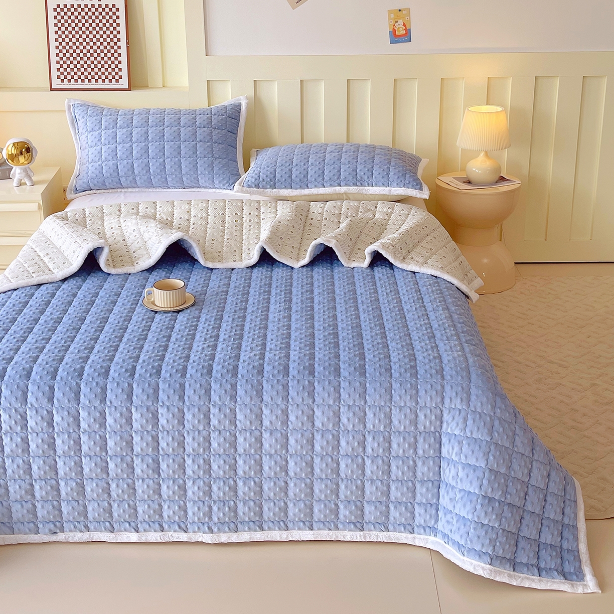 91家纺网 家纺一手货源 找家纺 金鑫汇家纺 2025秋冬纯色豆豆绒床褥垫系列-加大床 加大床豆豆绒床褥垫蓝色