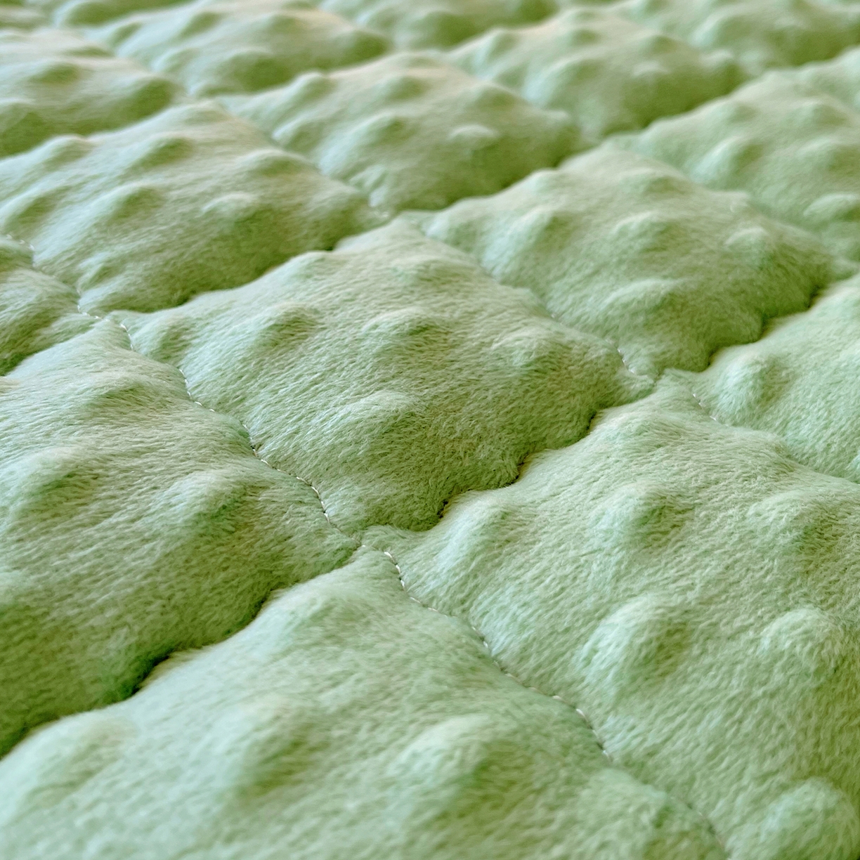 91家纺网 家纺一手货源 找家纺 金鑫汇家纺 2025秋冬纯色豆豆绒床褥垫系列-加大床 加大床豆豆绒床褥垫绿色