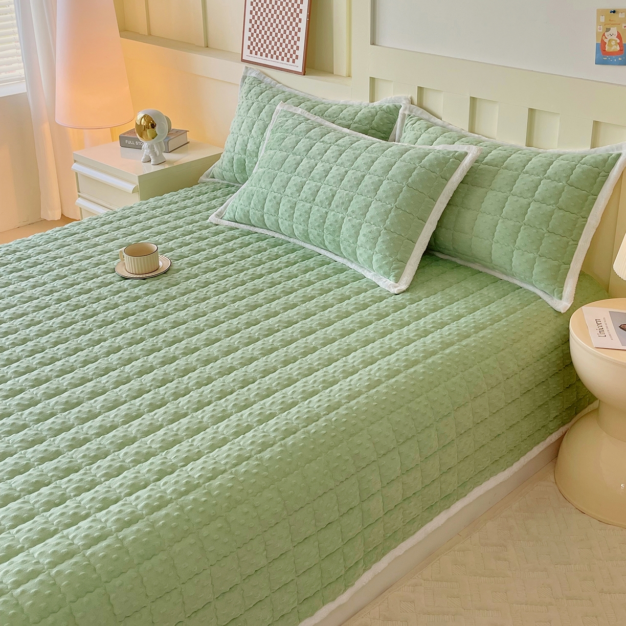 91家纺网 家纺一手货源 找家纺 金鑫汇家纺 2025秋冬纯色豆豆绒床褥垫系列-加大床 加大床豆豆绒床褥垫绿色