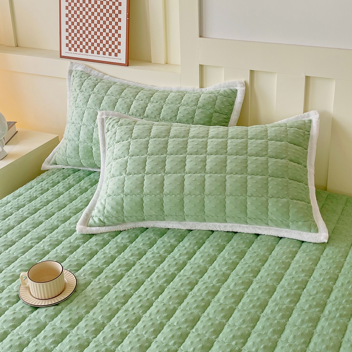 91家纺网 家纺一手货源 找家纺 金鑫汇家纺 2025秋冬纯色豆豆绒床褥垫系列-加大床 加大床豆豆绒床褥垫绿色