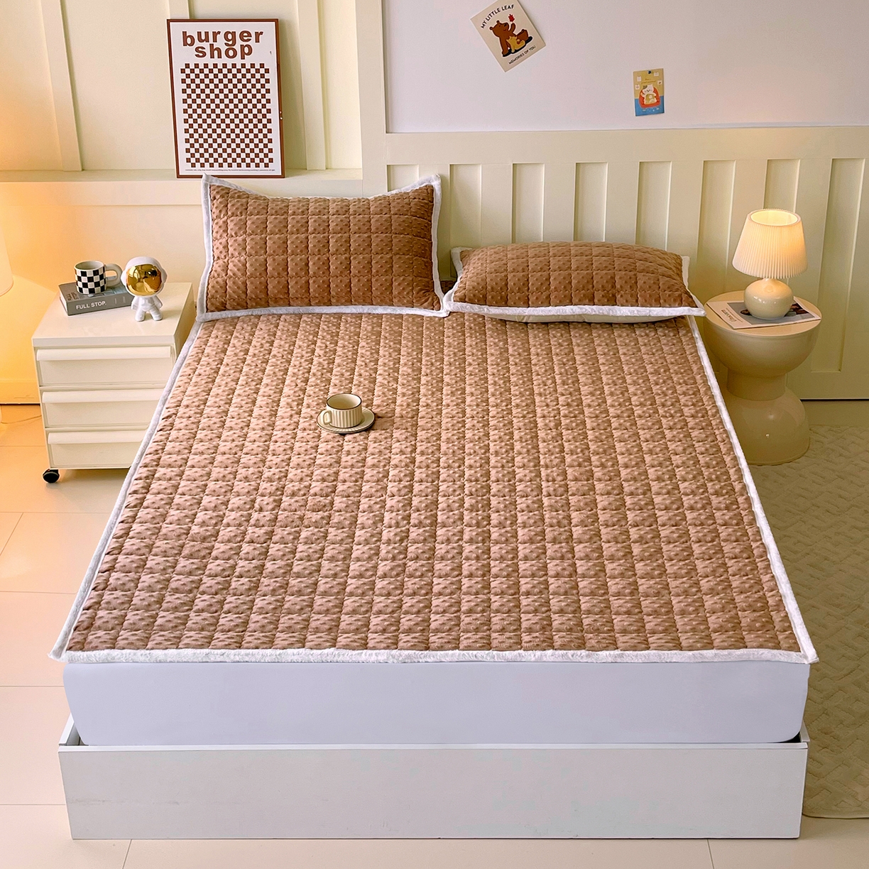 91家纺网 家纺一手货源 找家纺 （总）金鑫汇家纺 2025秋冬纯色豆豆绒床褥垫系列-成人床