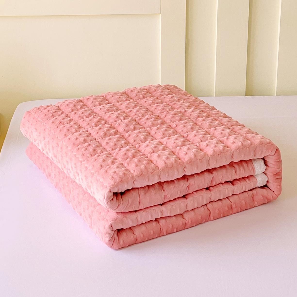 91家纺网 家纺一手货源 找家纺 金鑫汇家纺 2025秋冬纯色豆豆绒床褥垫系列-成人床 成人床豆豆绒床褥垫粉色