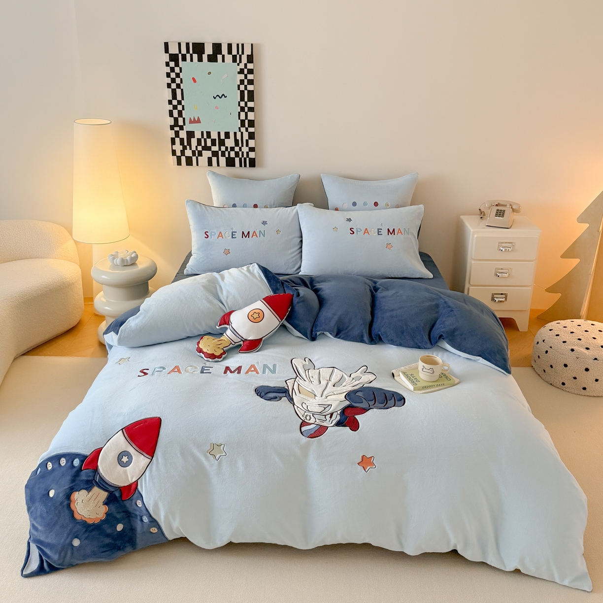 91家纺网 家纺一手货源 找家纺 （总）西西家居 2025新款全消光正宗230g牛奶绒四件套-宇宙超人