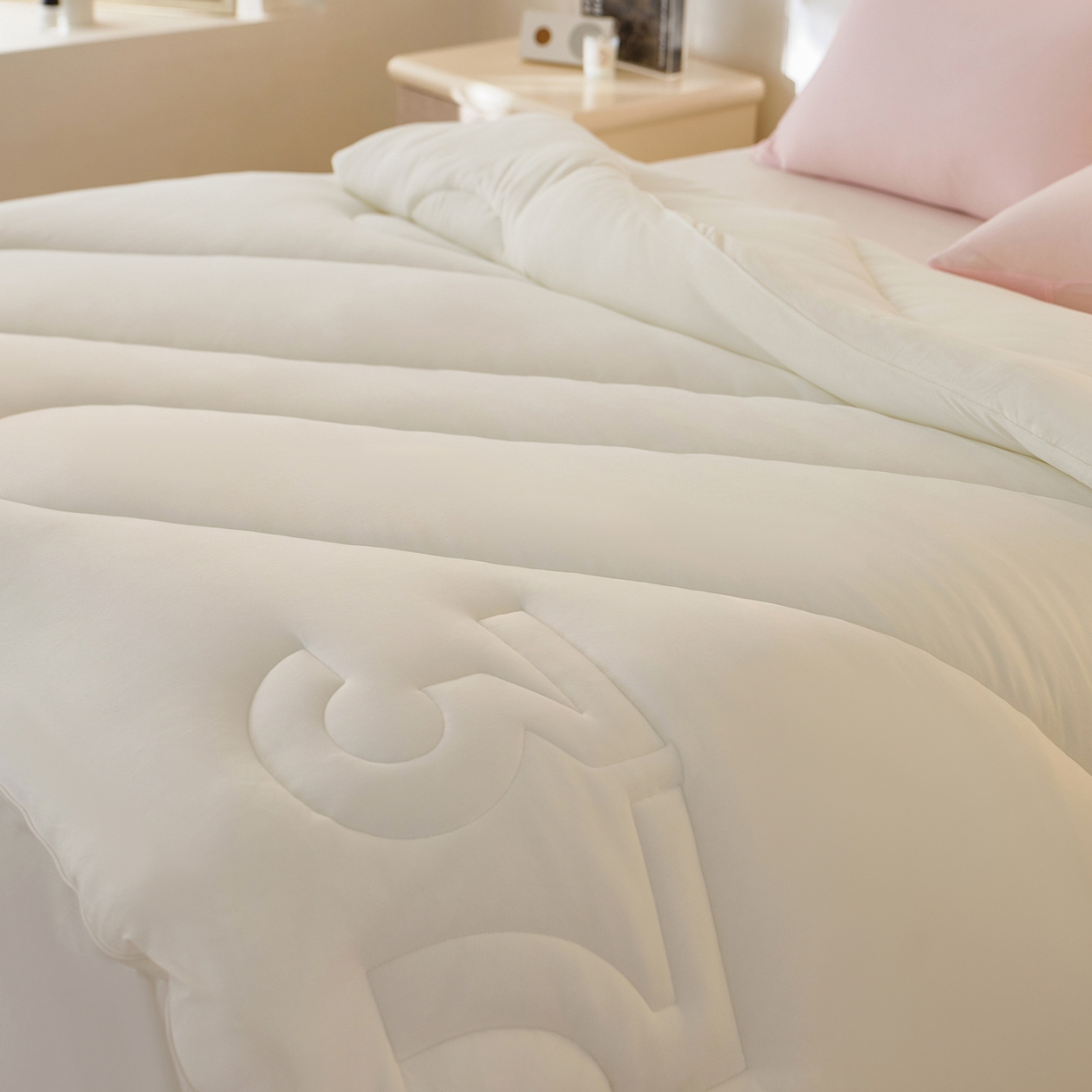 91家纺网 家纺一手货源 找家纺 （总）安莱生活 2025新品37度恒温被被子被芯-风格一