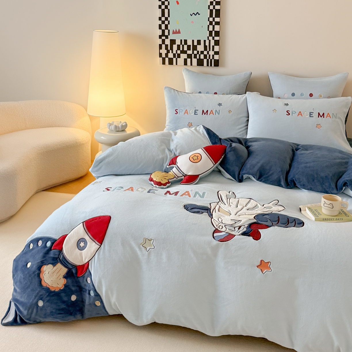 91家纺网 家纺一手货源 找家纺 （总）西西家居 2025新款全消光正宗230g牛奶绒四件套-宇宙超人