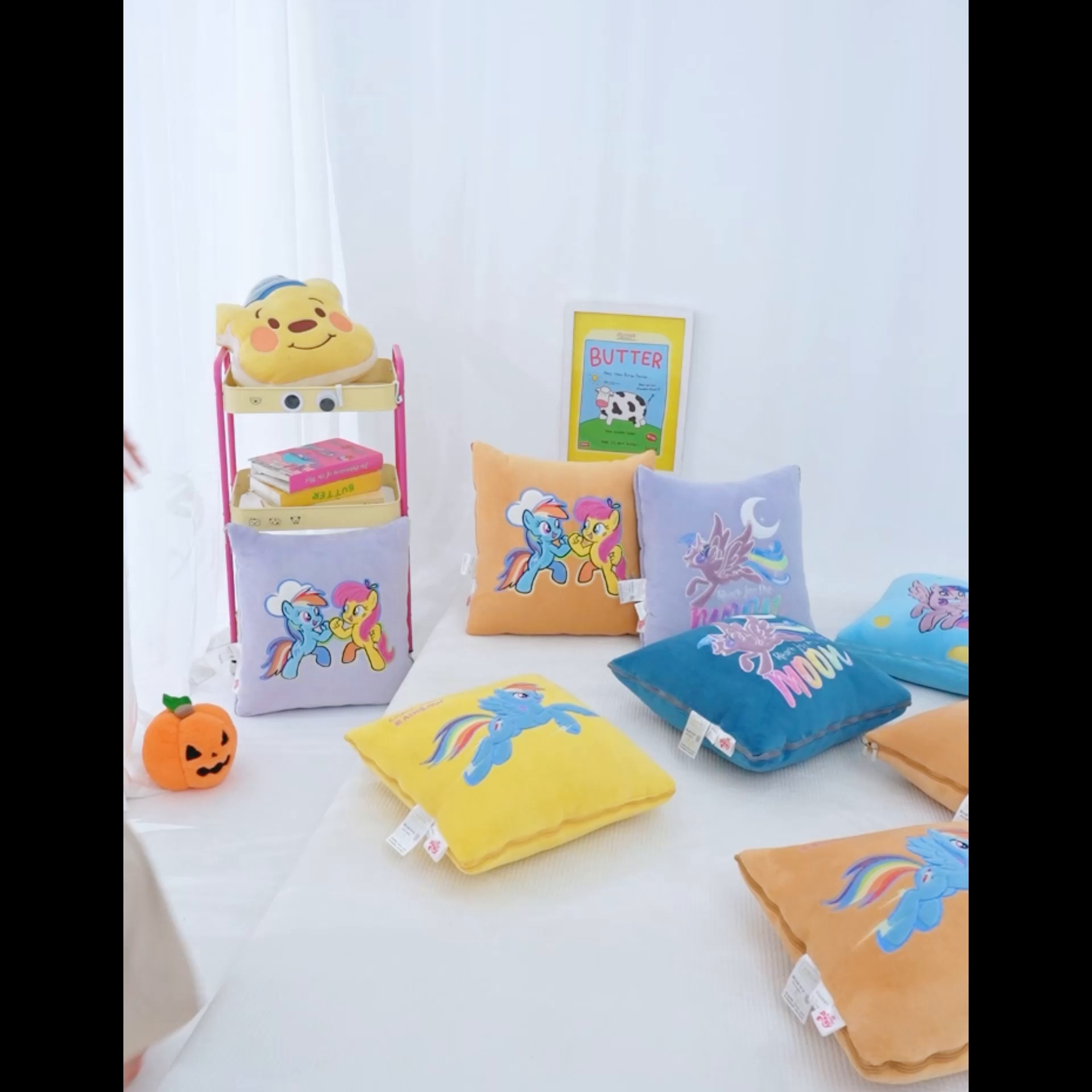 91家纺网 家纺一手货源 找家纺 照世家纺 2025新款小马宝莉抗菌棉抱枕被（低于零售价的链接 一经发现直接投诉下架 感谢大家的支持 控价是优惠券后不能低于40的89,45的109,50的139） 黛西&嘉儿-橙色