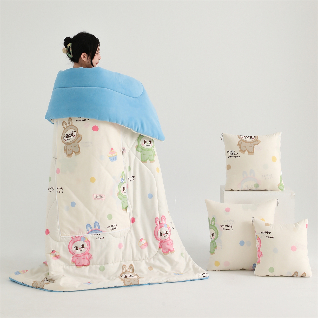 91家纺网 家纺一手货源 找家纺 照世家纺 2025新款棉加绒抱枕被（控价低于零售价的链接 一经发现直接投诉下架 感谢大家的支持 控价是优惠券后不能低于40的68 45的99 50的139） 彩萌布布