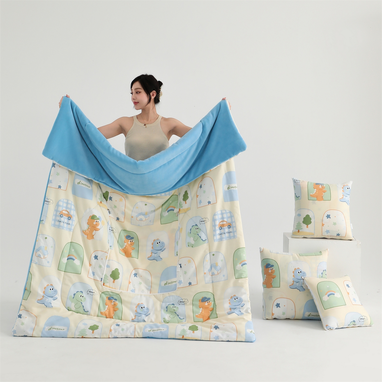 91家纺网 家纺一手货源 找家纺 照世家纺 2025新款棉加绒抱枕被（控价低于零售价的链接 一经发现直接投诉下架 感谢大家的支持 控价是优惠券后不能低于40的68 45的99 50的139） 童龙记