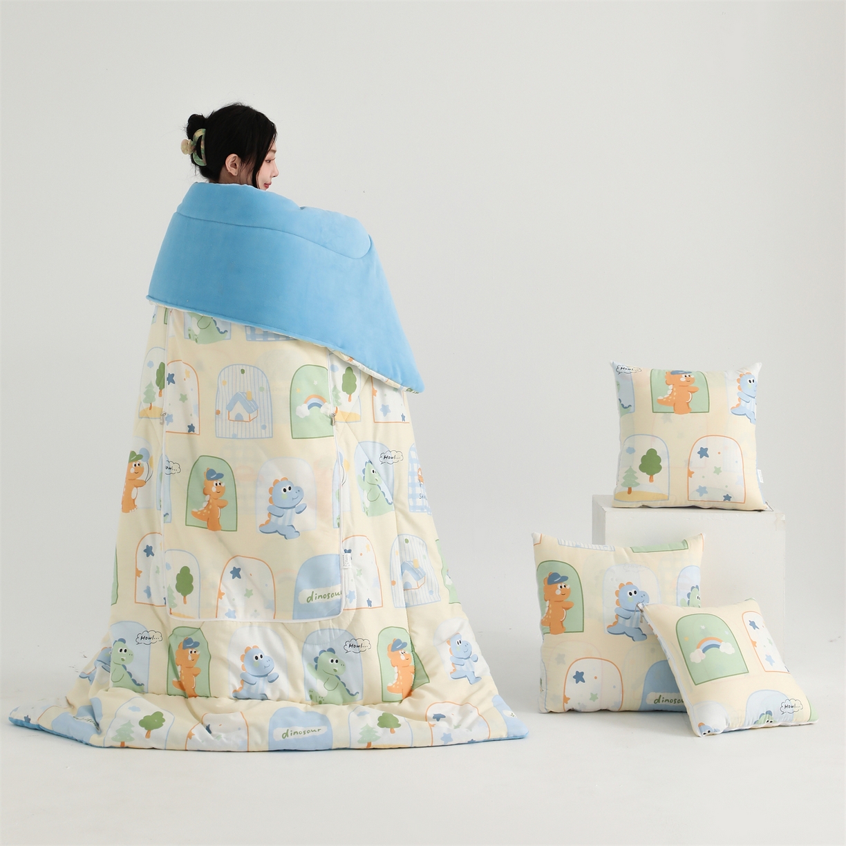 91家纺网 家纺一手货源 找家纺 照世家纺 2025新款棉加绒抱枕被（控价低于零售价的链接 一经发现直接投诉下架 感谢大家的支持 控价是优惠券后不能低于40的68 45的99 50的139） 童龙记