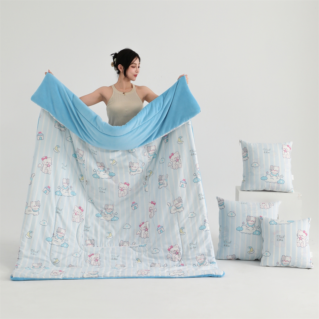 91家纺网 家纺一手货源 找家纺 照世家纺 2025新款棉加绒抱枕被（控价低于零售价的链接 一经发现直接投诉下架 感谢大家的支持 控价是优惠券后不能低于40的68 45的99 50的139） 喵咕酱