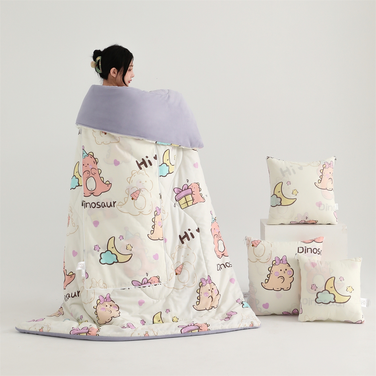 91家纺网 家纺一手货源 找家纺 照世家纺 2025新款棉加绒抱枕被（控价低于零售价的链接 一经发现直接投诉下架 感谢大家的支持 控价是优惠券后不能低于40的68 45的99 50的139） 淘气萌龙