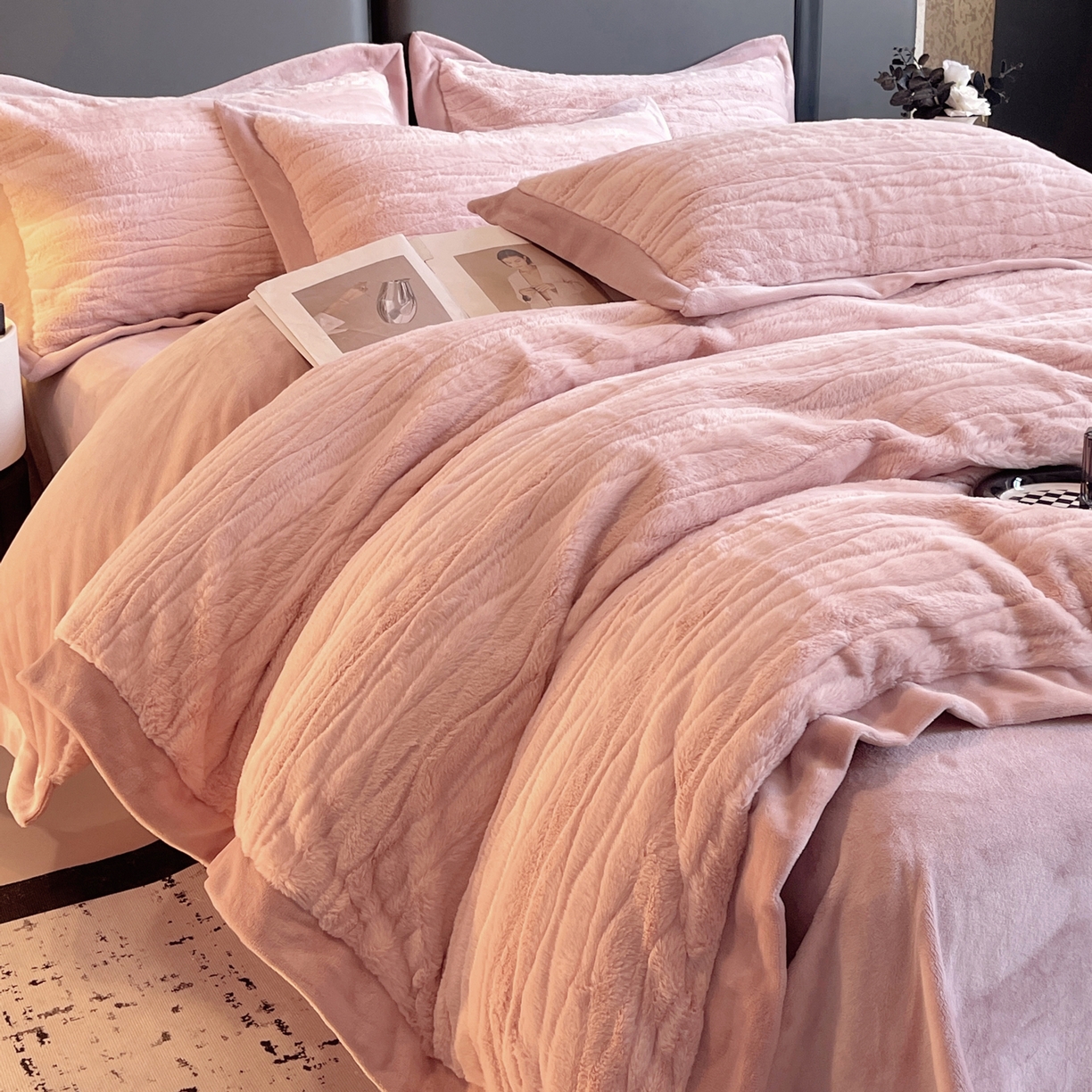 91家纺网 家纺一手货源 找家纺 （总）春皖家纺 2025新款波浪兔毛绒牛奶绒四件套-冬日暖阳