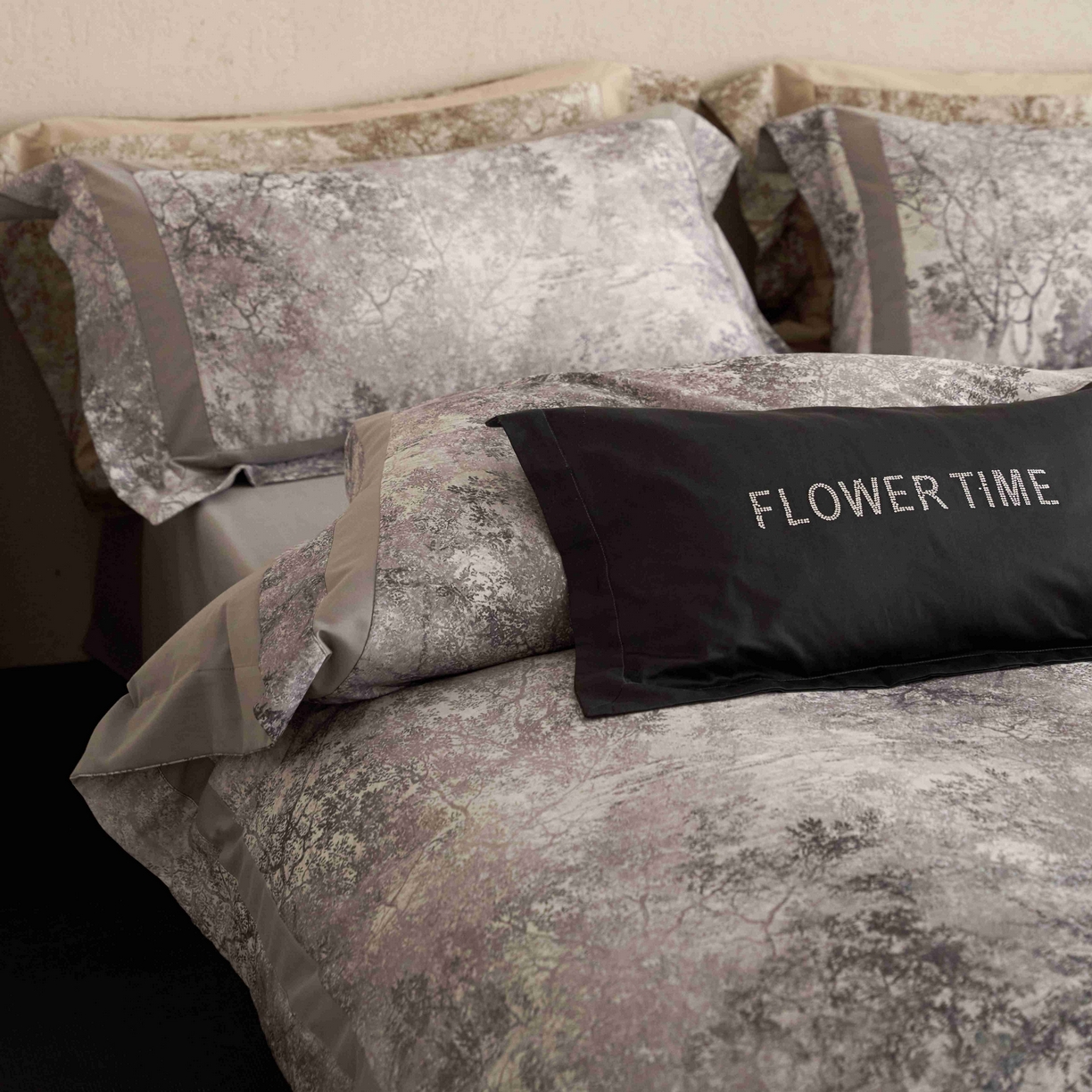 91家纺网 家纺一手货源 找家纺 花时间 2025新款全棉纯棉超柔磨毛四件套-挪威森林 挪威森林-紫灰