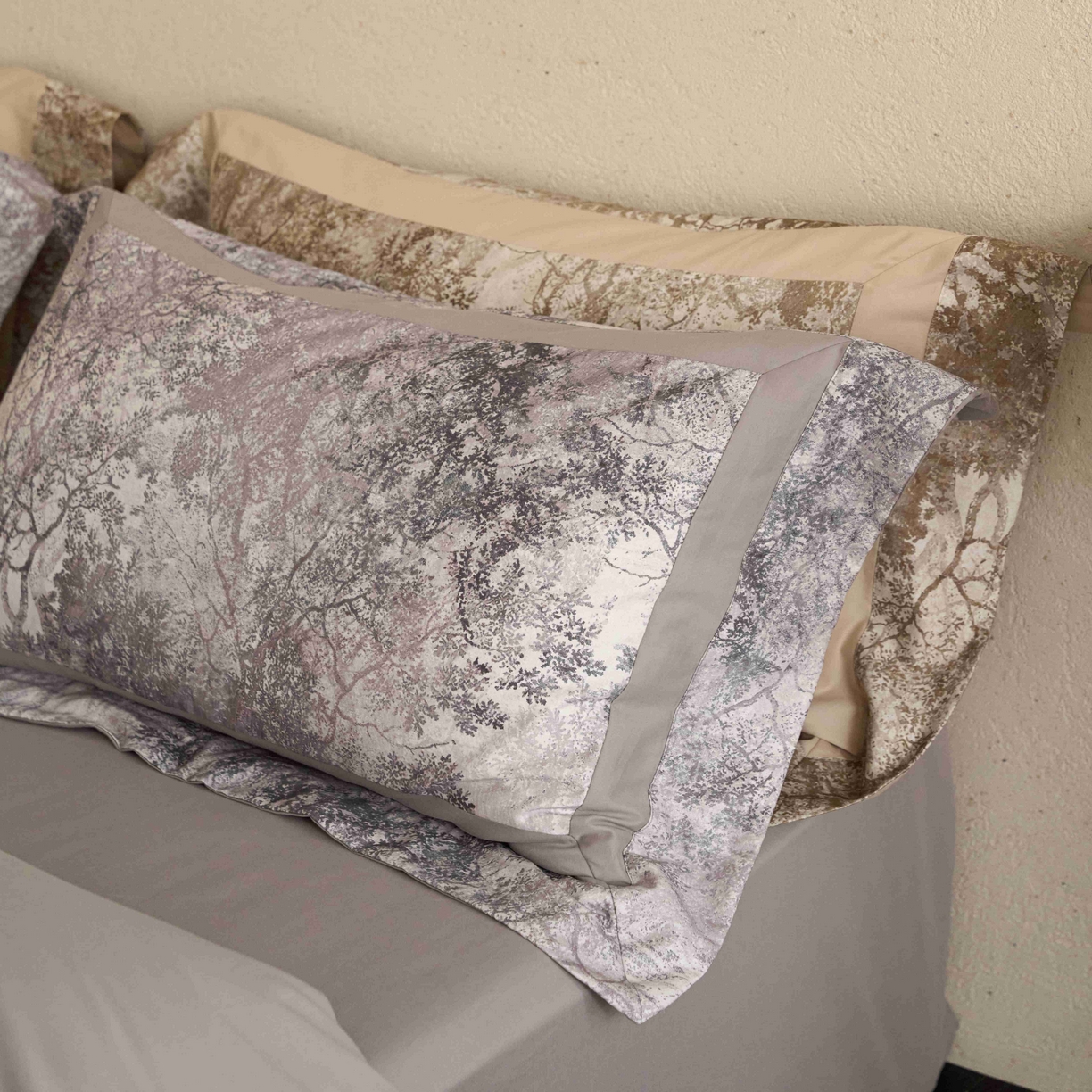 91家纺网 家纺一手货源 找家纺 花时间 2025新款全棉纯棉超柔磨毛四件套-挪威森林 挪威森林-紫灰