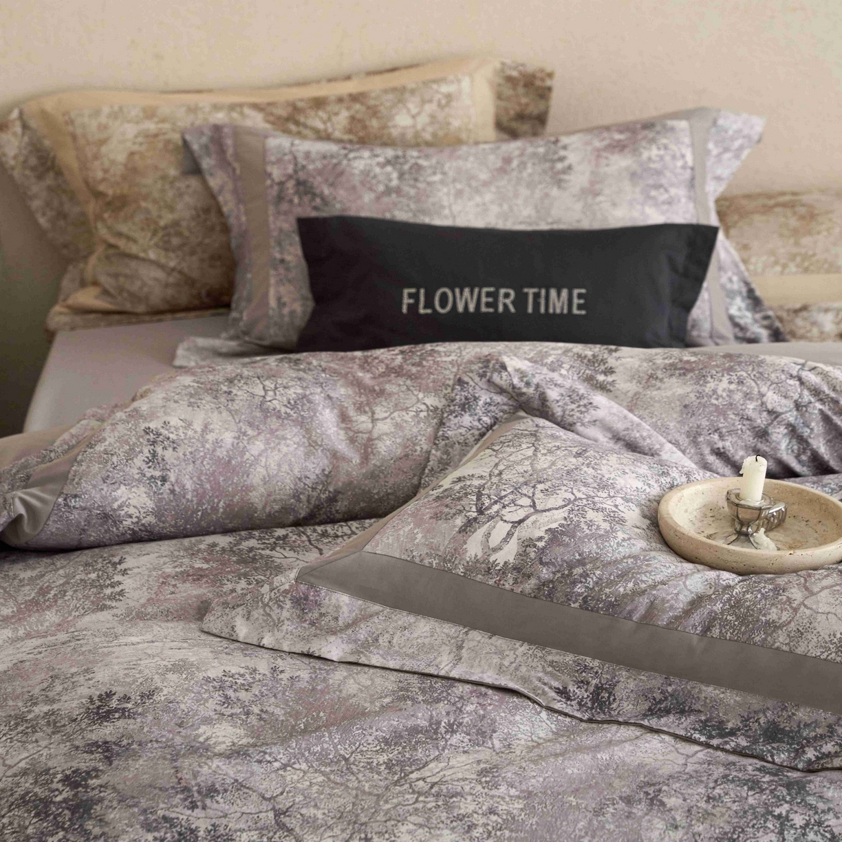 91家纺网 家纺一手货源 找家纺 花时间 2025新款全棉纯棉超柔磨毛四件套-挪威森林 挪威森林-紫灰