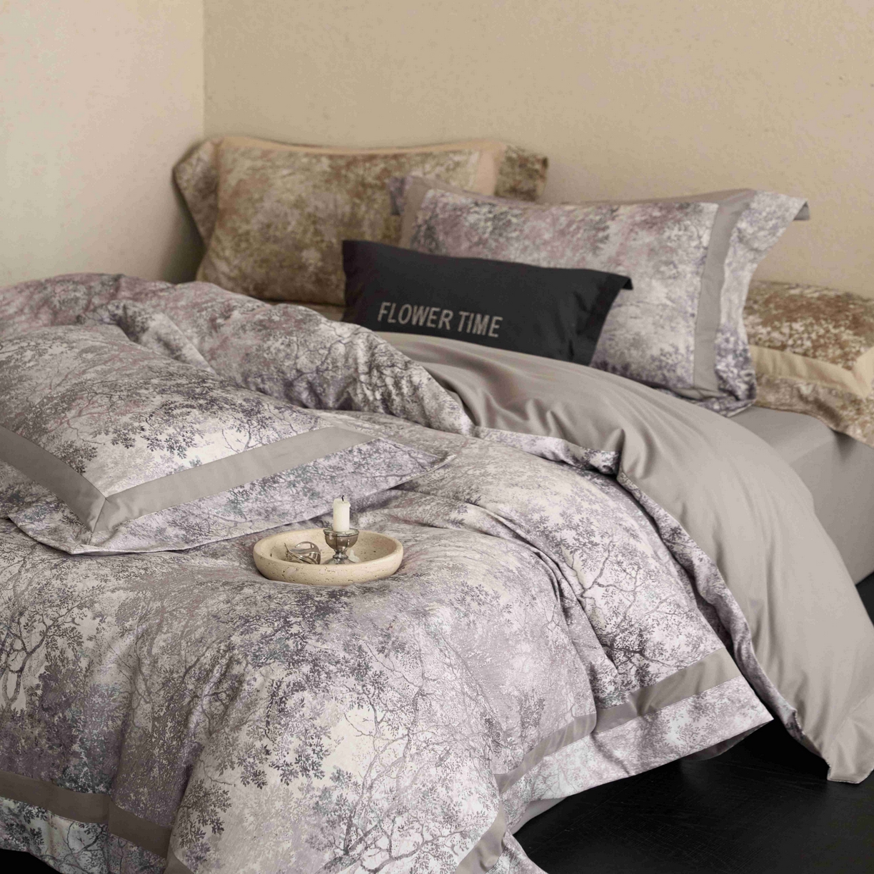 91家纺网 家纺一手货源 找家纺 花时间 2025新款全棉纯棉超柔磨毛四件套-挪威森林 挪威森林-紫灰