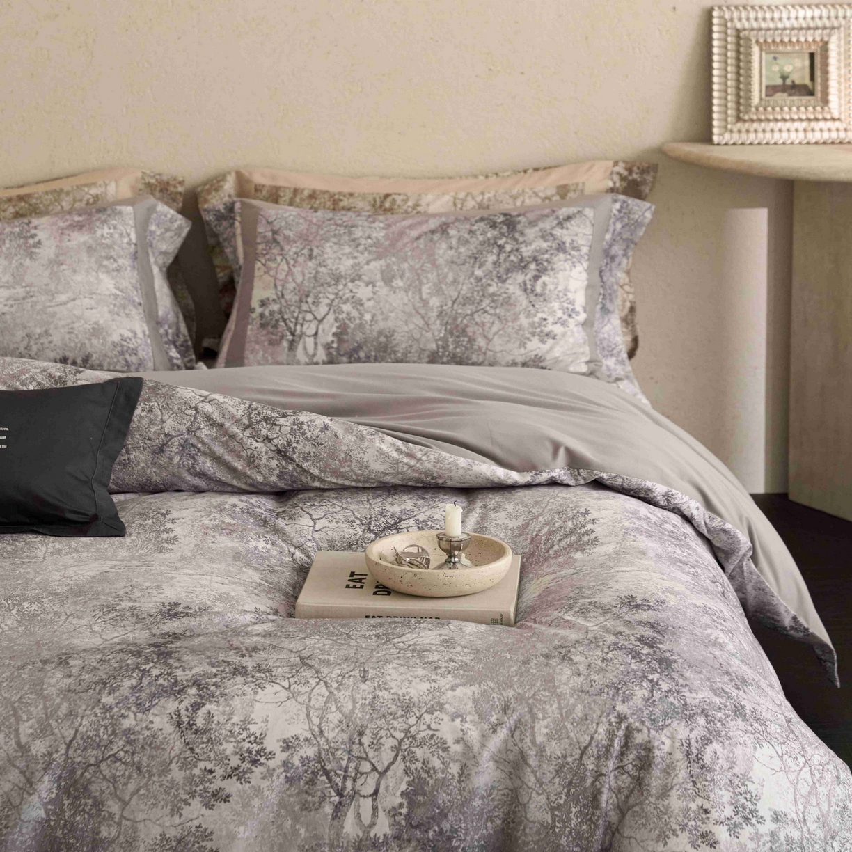 91家纺网 家纺一手货源 找家纺 花时间 2025新款全棉纯棉超柔磨毛四件套-挪威森林 挪威森林-紫灰