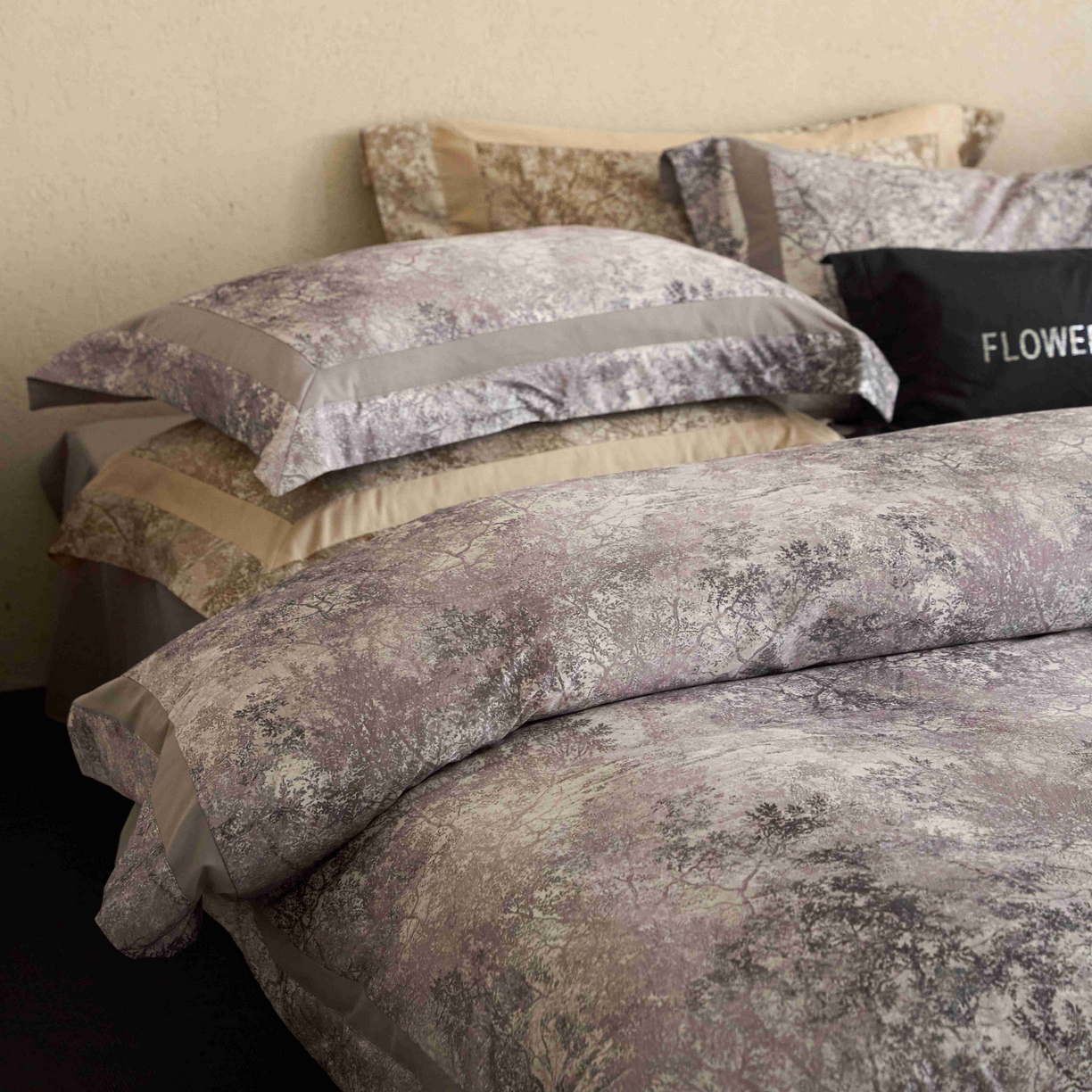 91家纺网 家纺一手货源 找家纺 花时间 2025新款全棉纯棉超柔磨毛四件套-挪威森林 挪威森林-紫灰