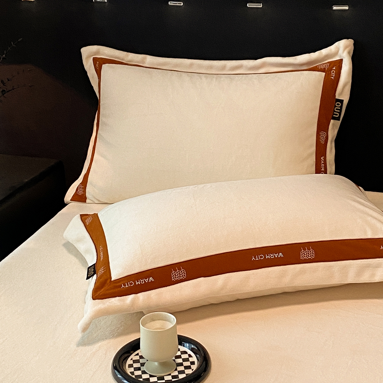 91家纺网 家纺一手货源 找家纺 吾诺家居 吾诺 2025 织带款牛奶绒四件套 纯色牛奶绒套件 - 格调系列 格调-象牙白