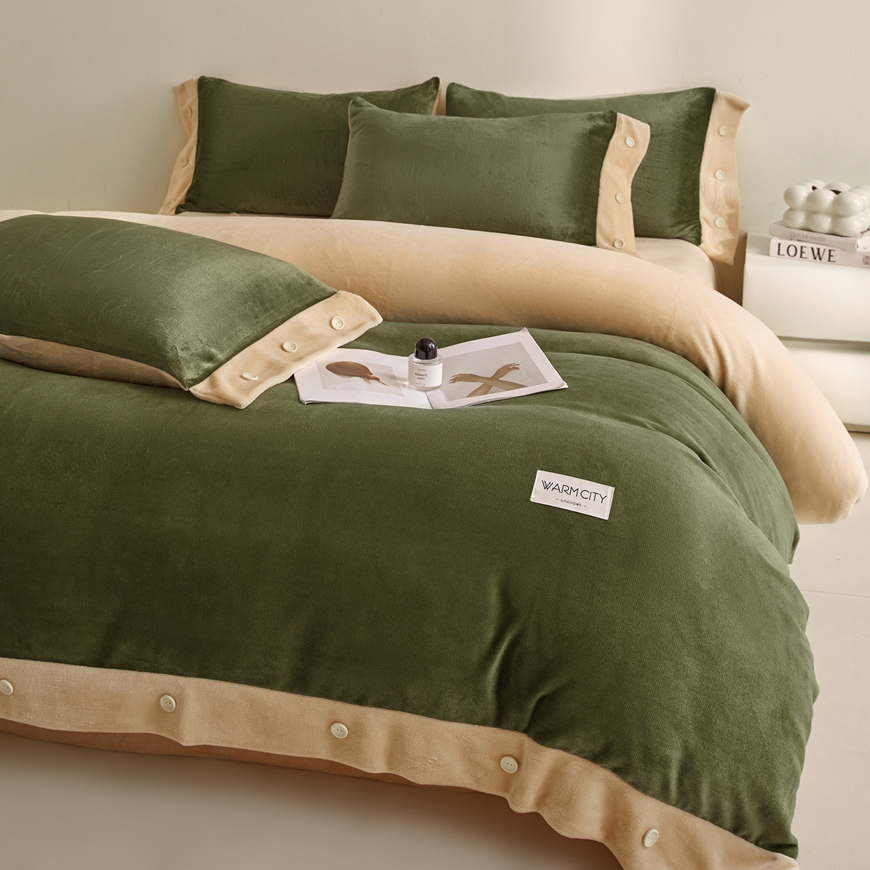 91家纺网 家纺一手货源 找家纺 吾诺家居 吾诺 2025 双拼色牛奶绒四件套纽扣四件套钮扣牛奶绒四件套 - 纽扣系列 钮扣-橄榄绿