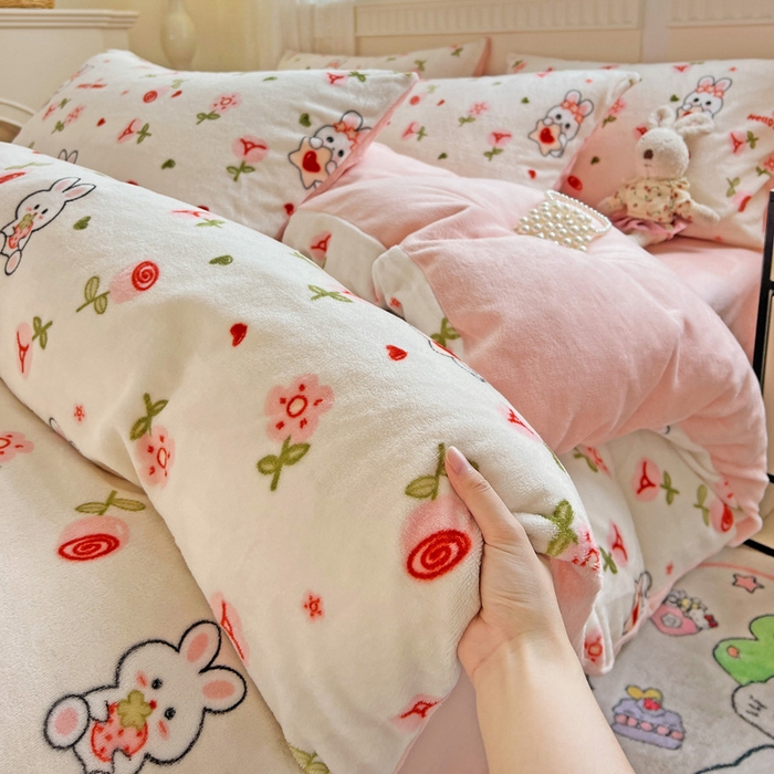 91家纺网 家纺一手货源 找家纺 维娜斯家纺 2025新款牛奶绒印花四件套加厚保暖 花语岚山