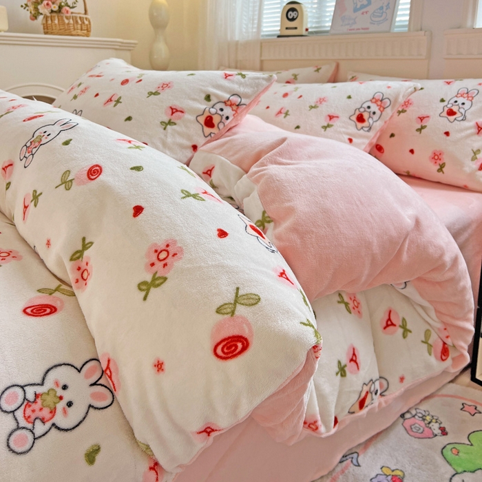 91家纺网 家纺一手货源 找家纺 维娜斯家纺 2025新款牛奶绒印花四件套加厚保暖 花语岚山