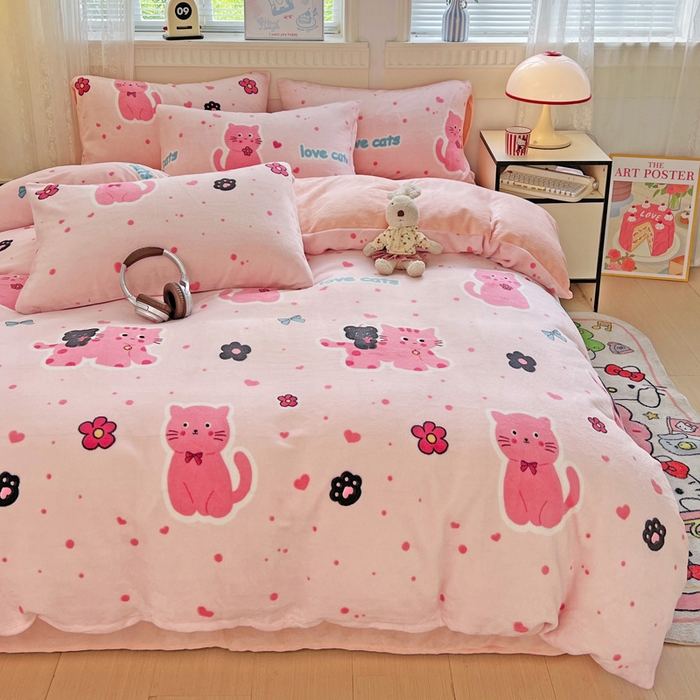 91家纺网 家纺一手货源 找家纺 维娜斯家纺 2025新款牛奶绒印花四件套加厚保暖 欢乐猫咪