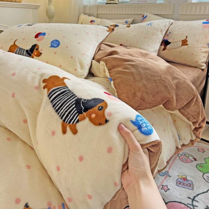 91家纺网 家纺一手货源 找家纺 维娜斯家纺 2025新款牛奶绒印花四件套加厚保暖 欢度节日