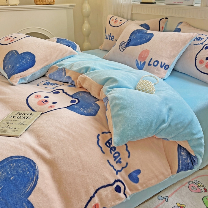 91家纺网 家纺一手货源 找家纺 维娜斯家纺 2025新款牛奶绒印花四件套加厚保暖 魅力小熊