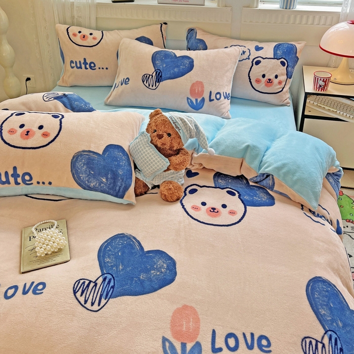 91家纺网 家纺一手货源 找家纺 维娜斯家纺 2025新款牛奶绒印花四件套加厚保暖 魅力小熊