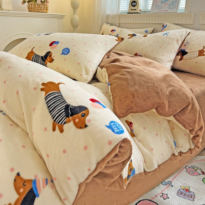 91家纺网 家纺一手货源 找家纺 维娜斯家纺 2025新款牛奶绒印花四件套加厚保暖 欢度节日