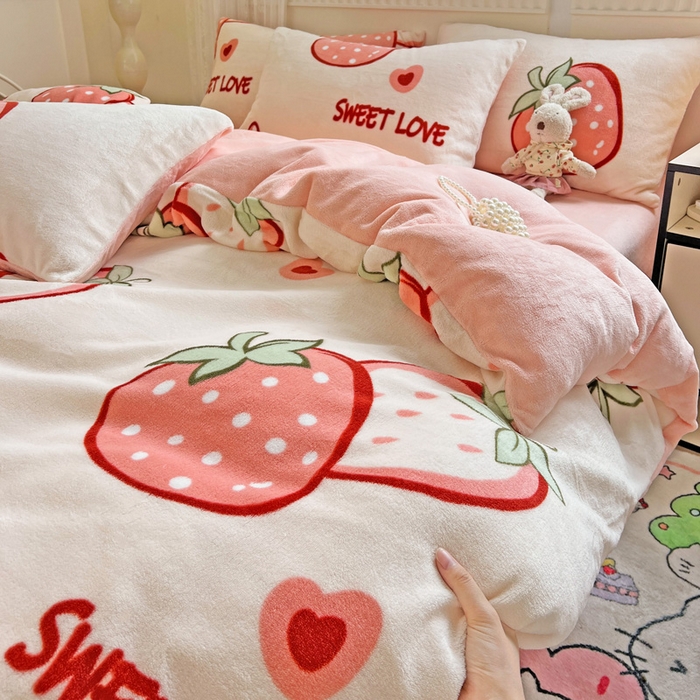 91家纺网 家纺一手货源 找家纺 维娜斯家纺 2025新款牛奶绒印花四件套加厚保暖 草莓酱